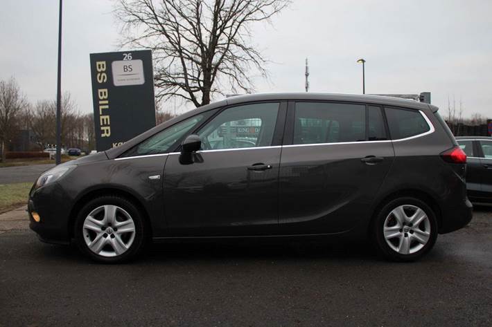 Grå Opel Zafira Tourer fra 2015