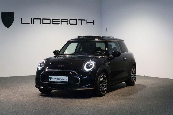 Sort Mini Cooper SE fra 2023 set udefra