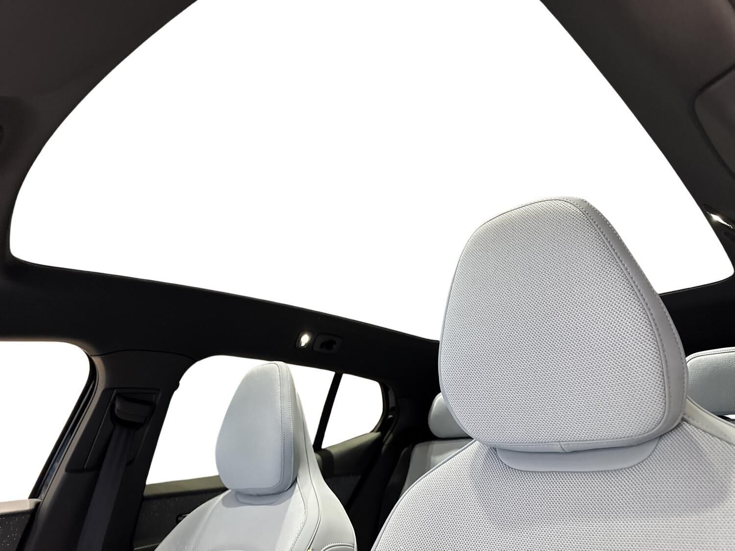 Sort Volvo EX30 fra 2024