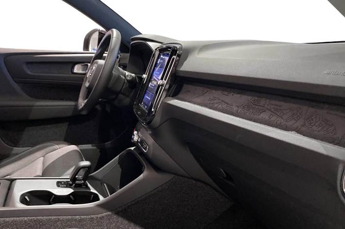 Sort Volvo EX40 fra 2024