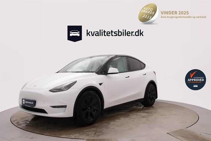Hvid Tesla Model Y fra 2022 set udefra