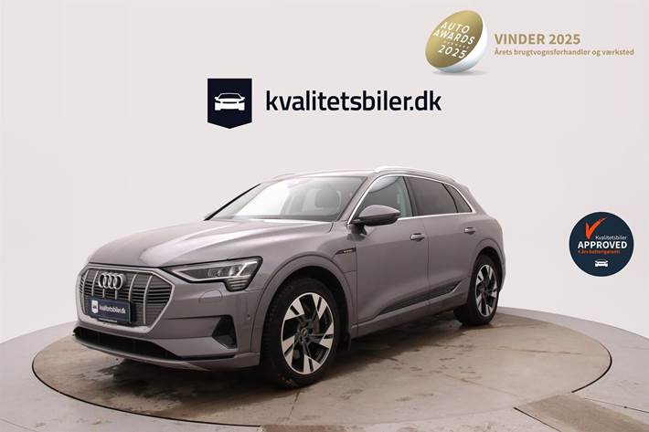 Grå Audi e-tron fra 2022 set udefra