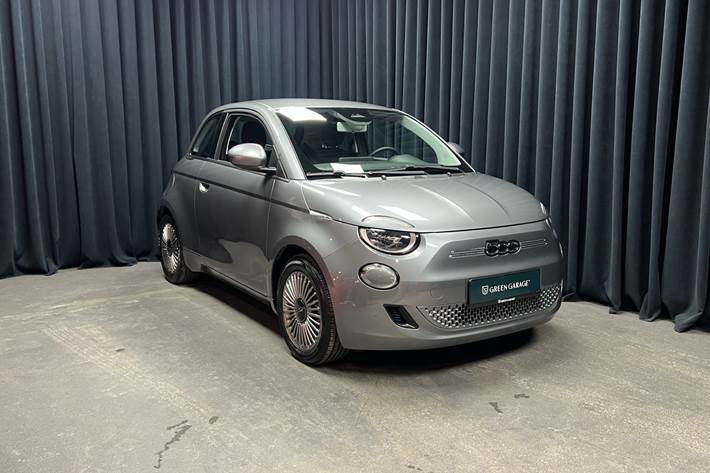 Grå Fiat 500e fra 2023