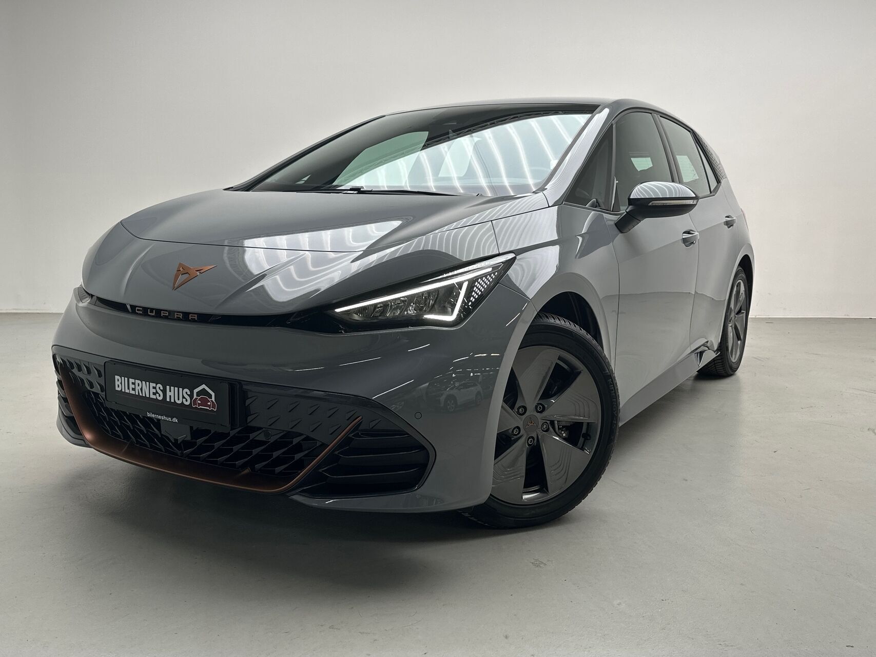 Grå Cupra Born fra 2023