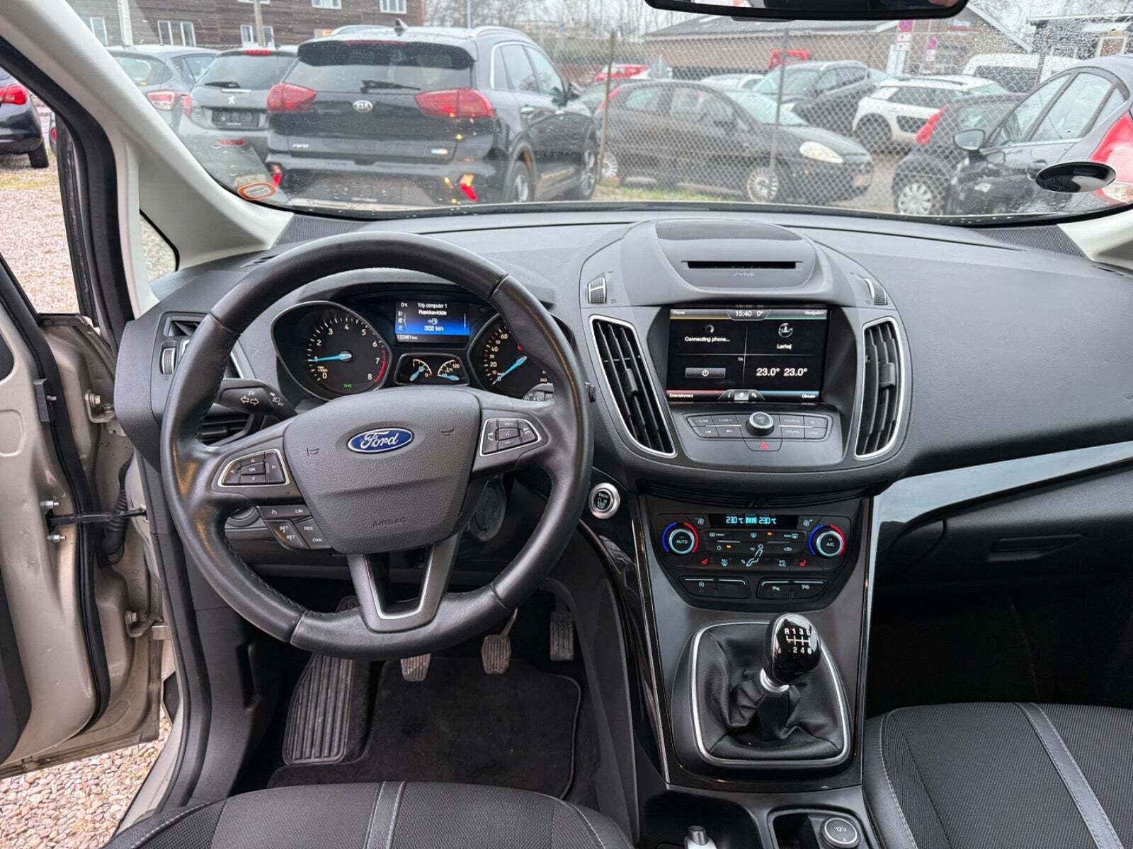 Orange Ford C-MAX fra 2016