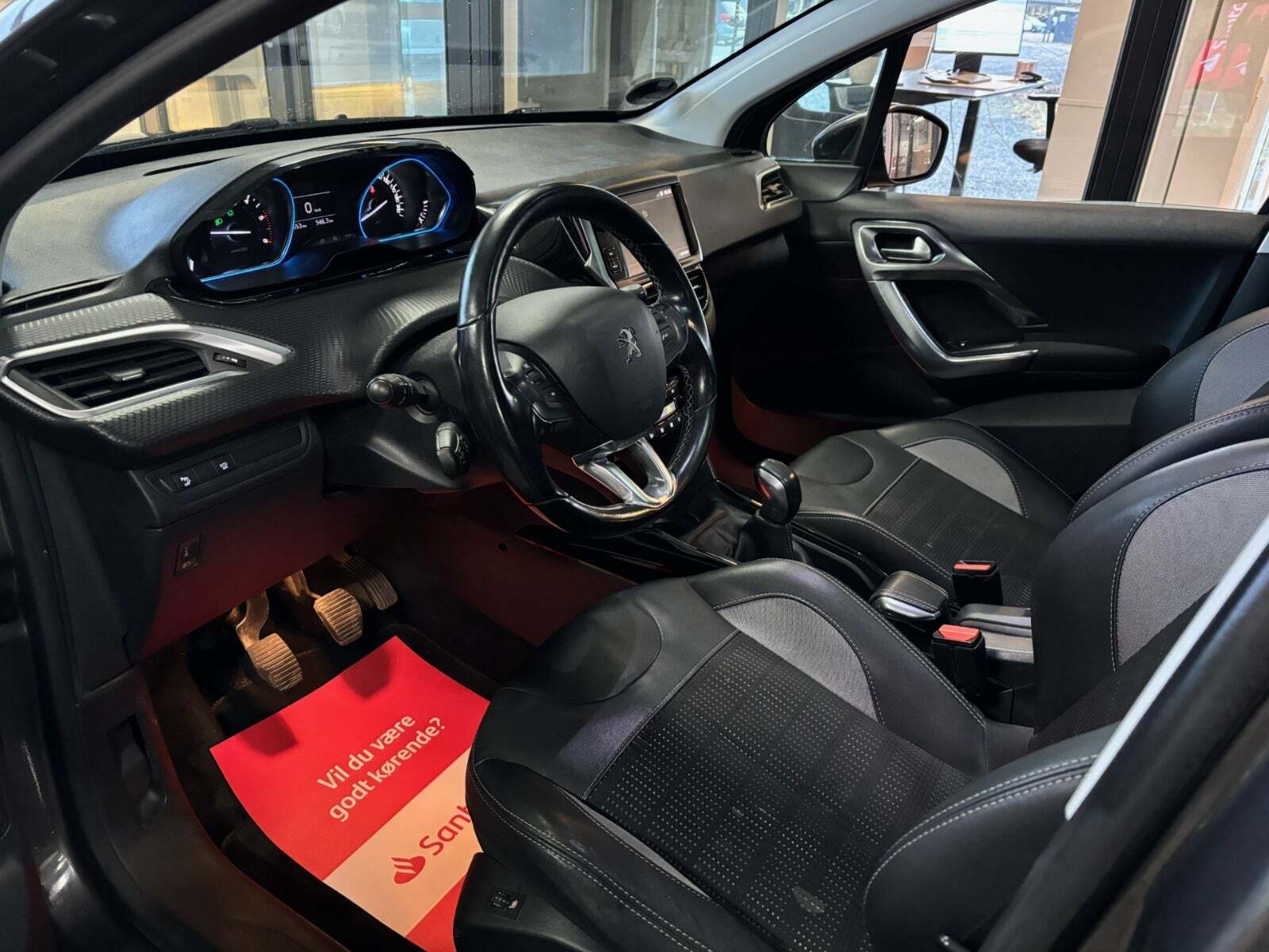 Peugeot 2008 1,6 BlueHDi 100 Allure Sky