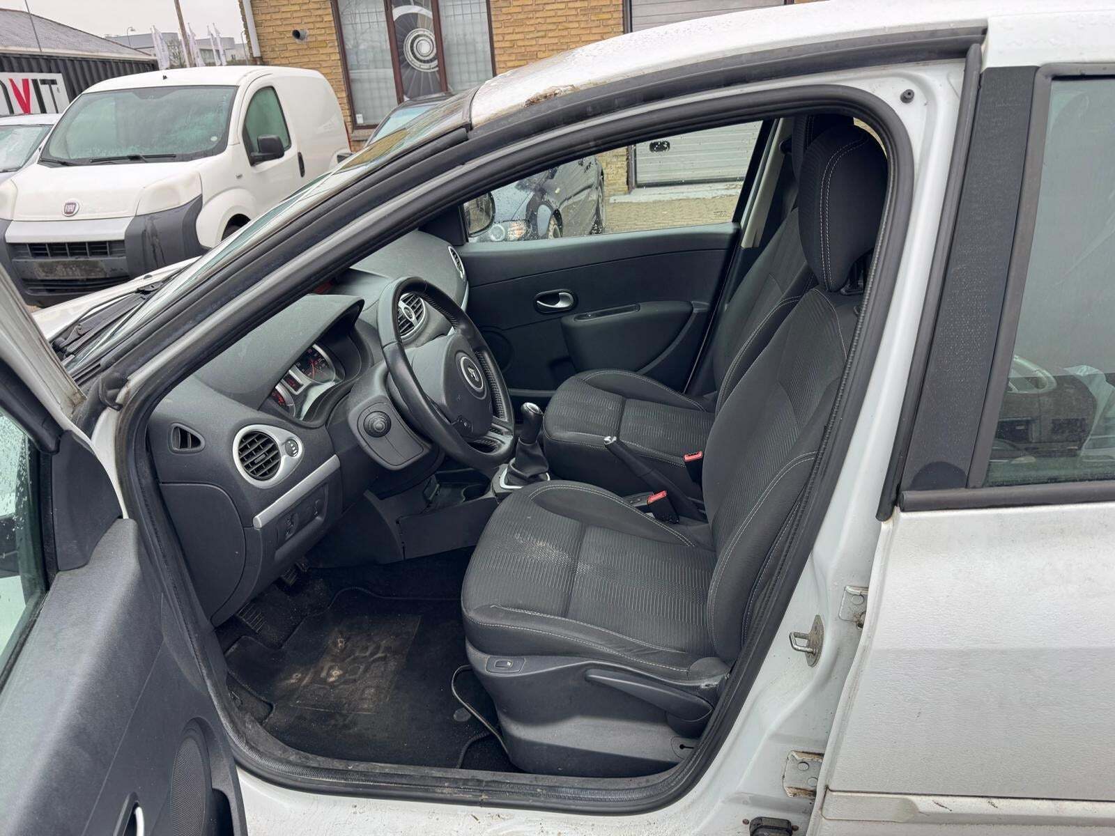 Renault Clio III 1,2 16V TCe Expression