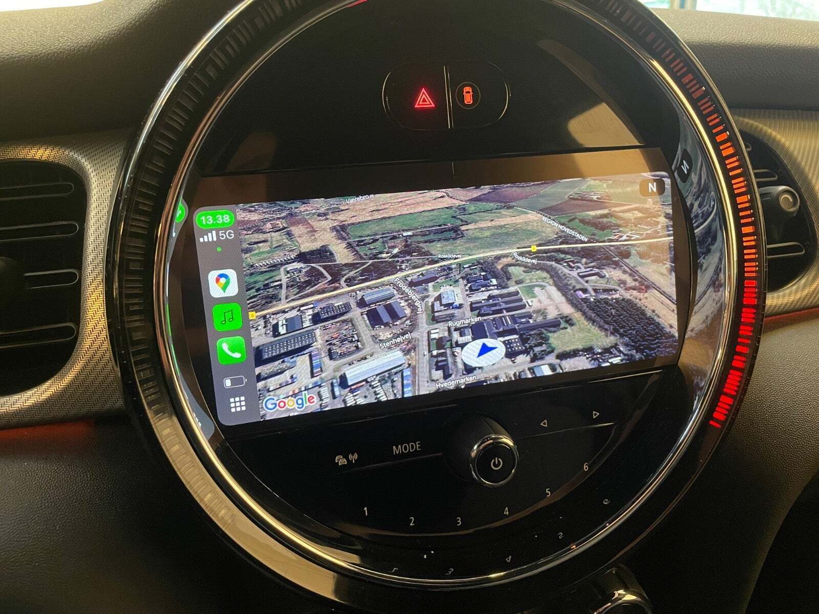 Blå Mini Cooper SE fra 2022