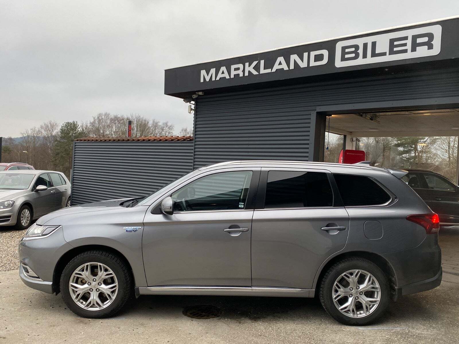 Mitsubishi Outlander 2,4 PHEV Intense CVT 4WD