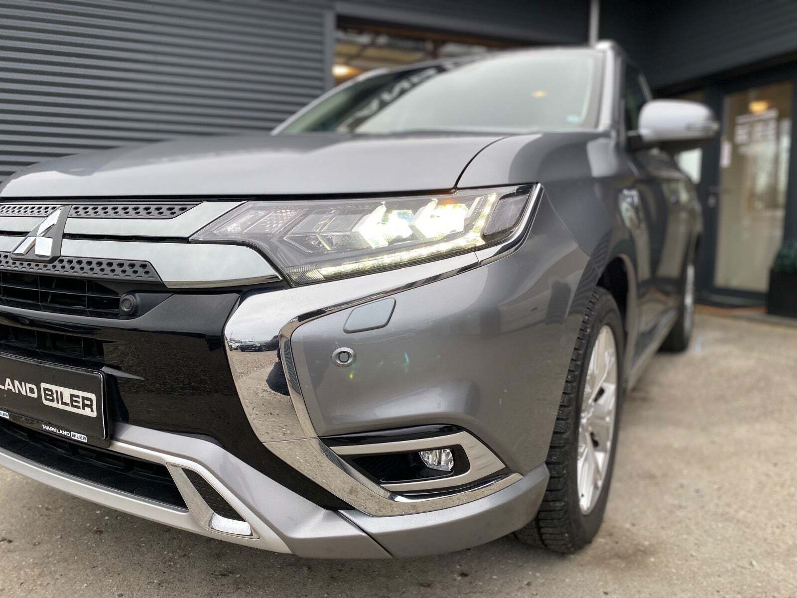 Mitsubishi Outlander 2,4 PHEV Intense CVT 4WD