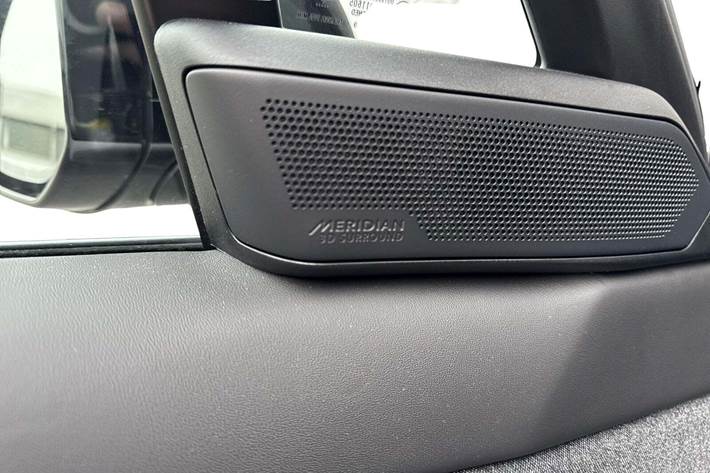 Grå Land Rover Range Rover sport fra 2025