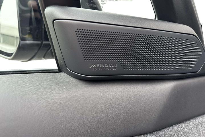Grå Land Rover Range Rover sport fra 2025