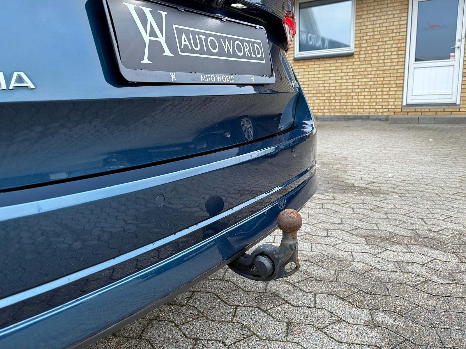 Blå Skoda Octavia fra 2022