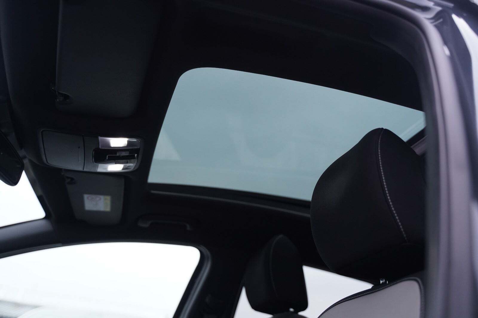 Grå Kia ProCeed fra 2020 set indefra