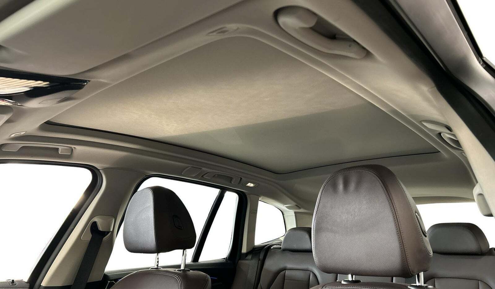 Grå BMW iX3 fra 2021