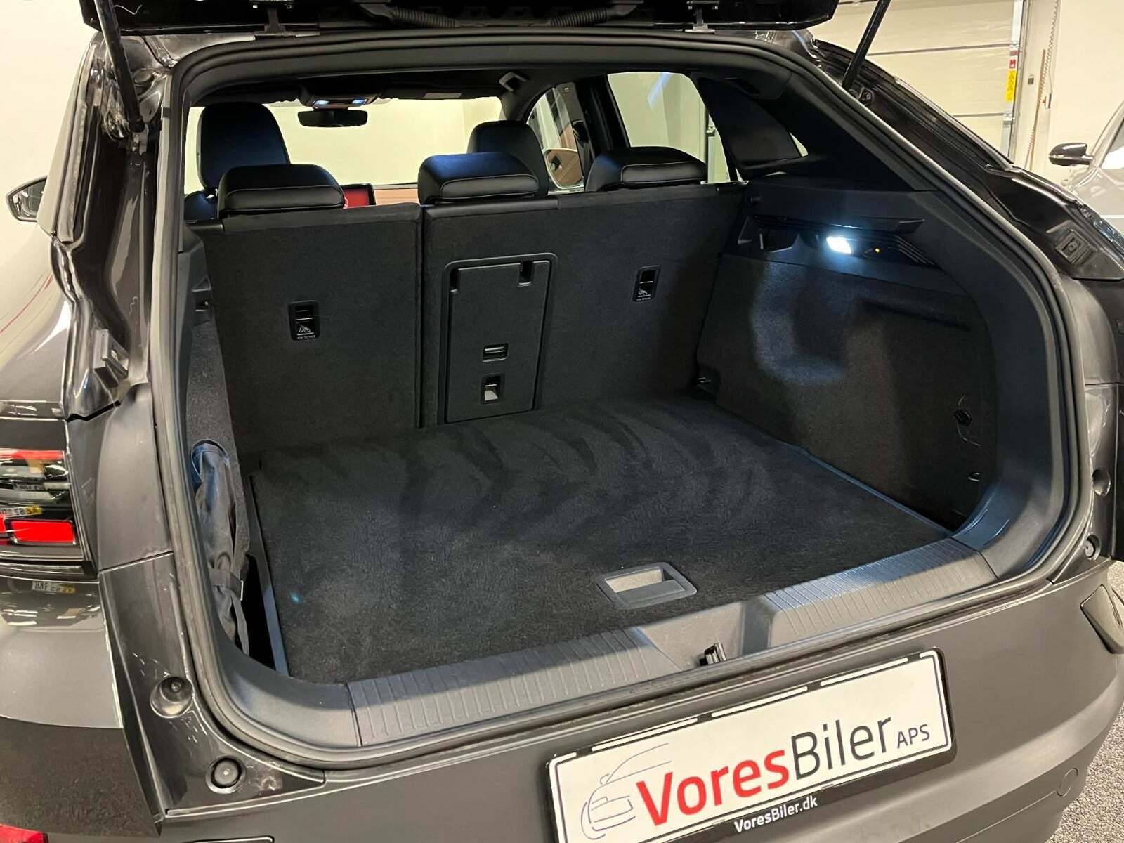 Grå VW ID.4 fra 2021