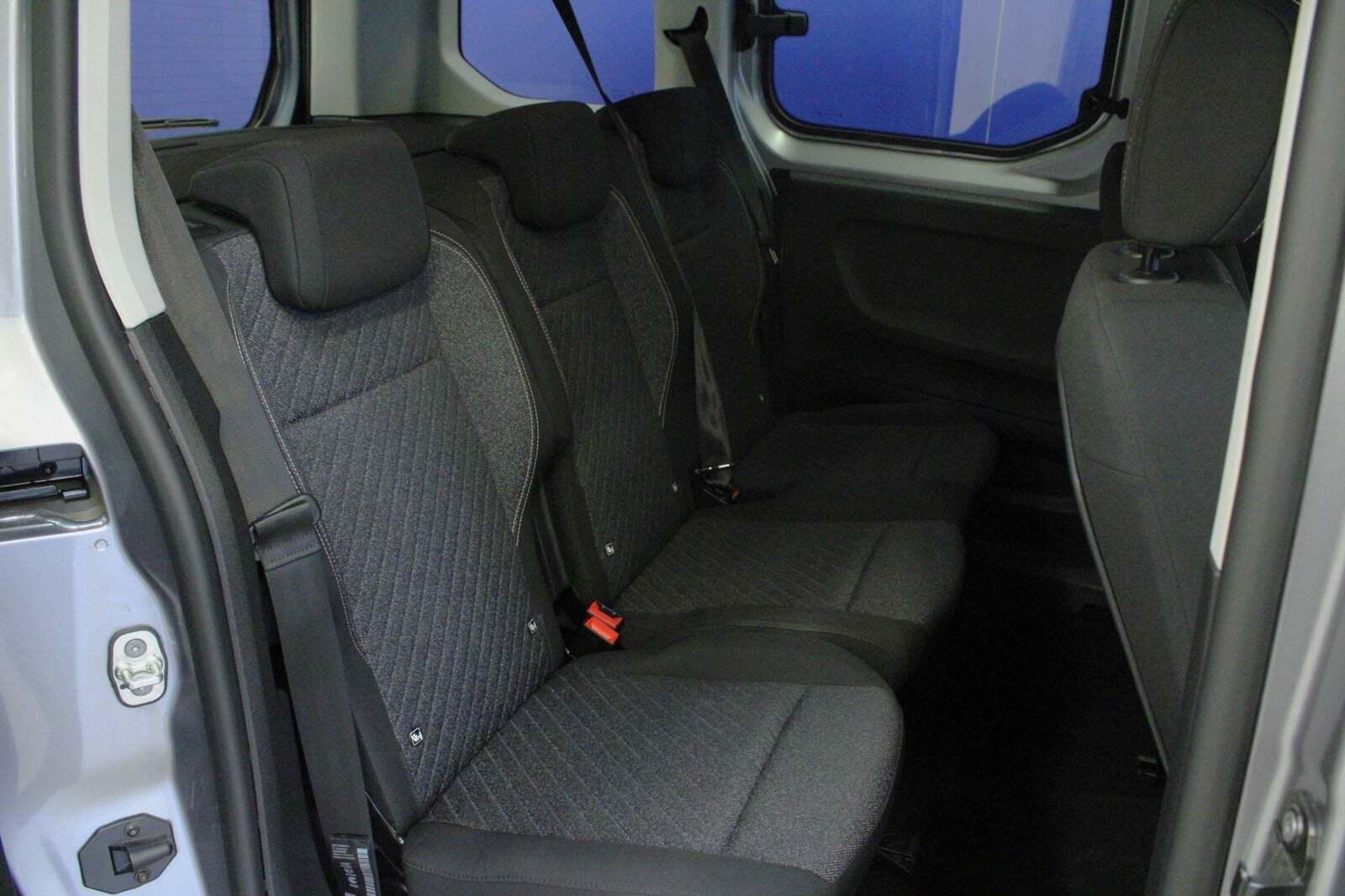 Sølv Peugeot e-Rifter fra 2024