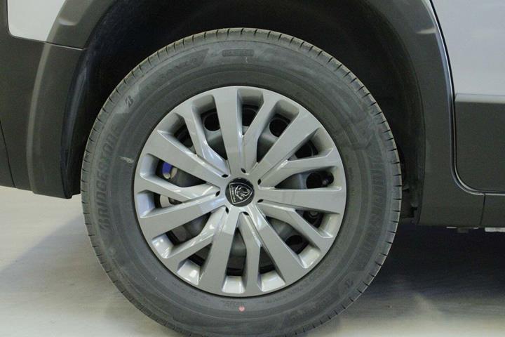 Sølv Peugeot e-Rifter fra 2024