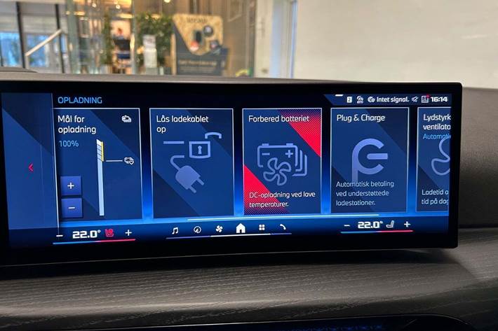 Grå BMW i4 fra 2025