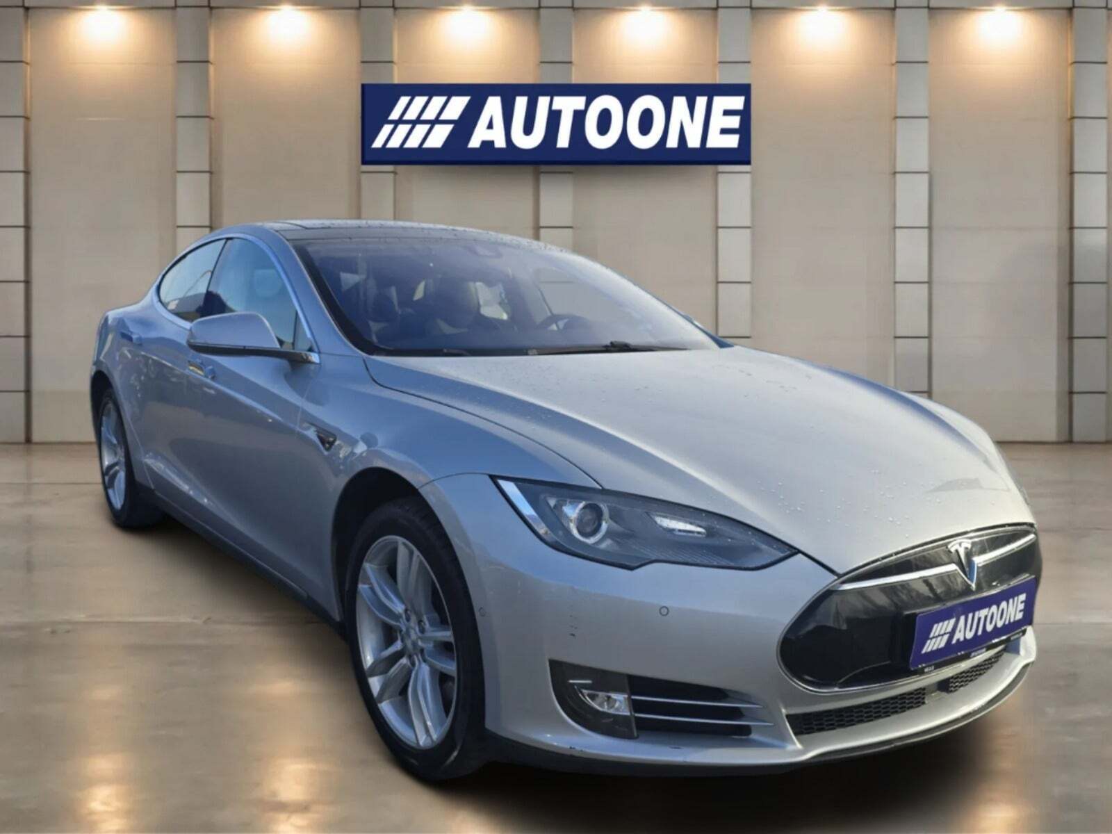 Tesla Model S 85