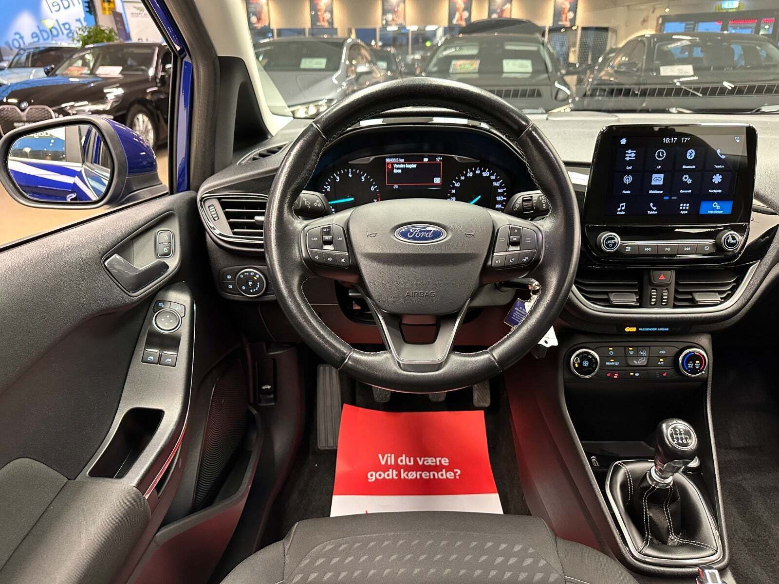 Blå Ford Fiesta fra 2017