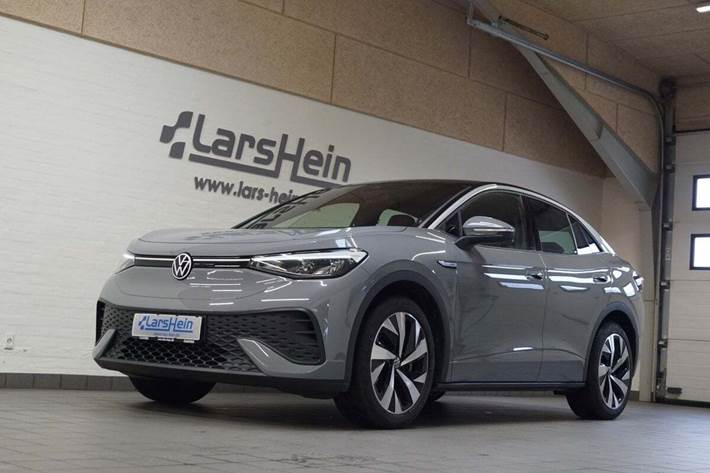 Grå VW ID.5 fra 2023 set udefra