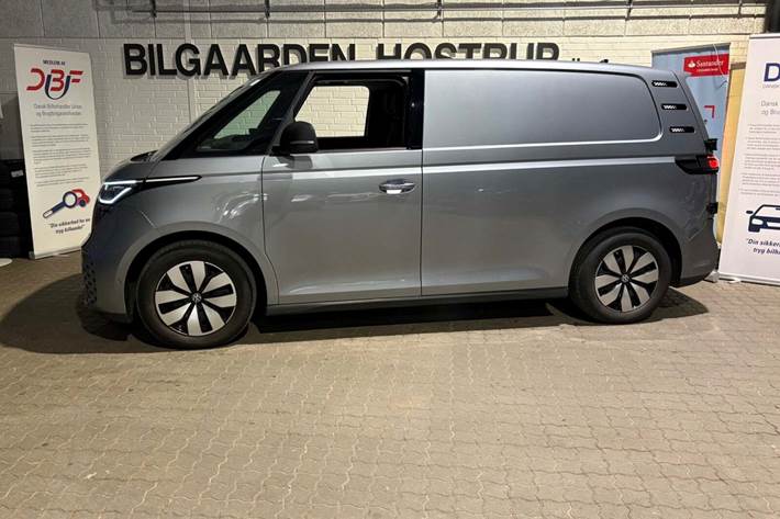 Grå VW ID.Buzz fra 2023