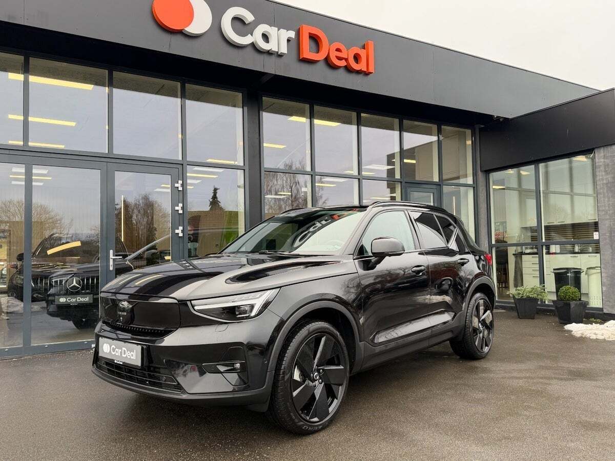 Volvo EX40 Extended Range Black Edition