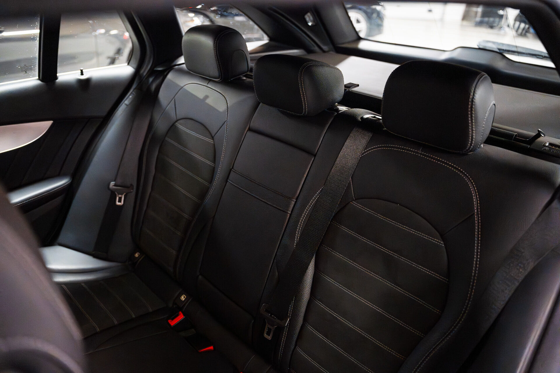 Grøn Mercedes C220 d fra 2019