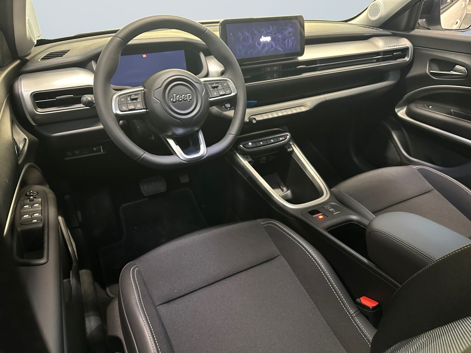 Hvid Jeep Avenger fra 2024