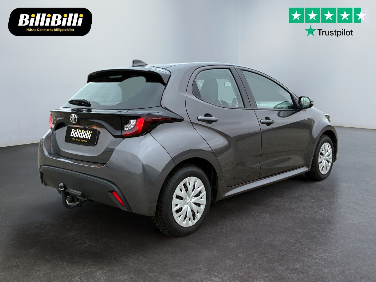 Grå Toyota Yaris fra 2021