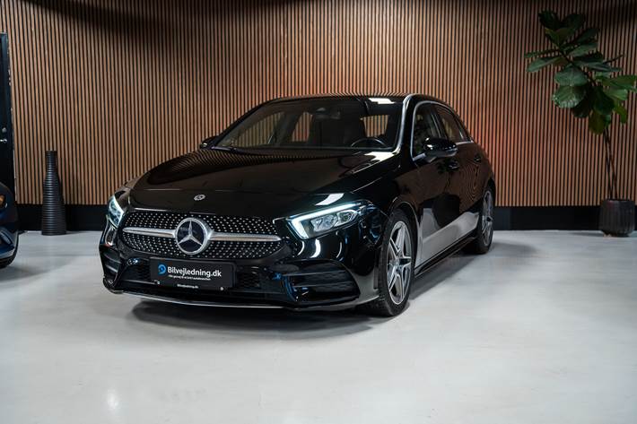 Sort Mercedes A200 d fra 2021 set udefra