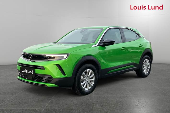 Grøn Opel Mokka-e fra 2023 set udefra