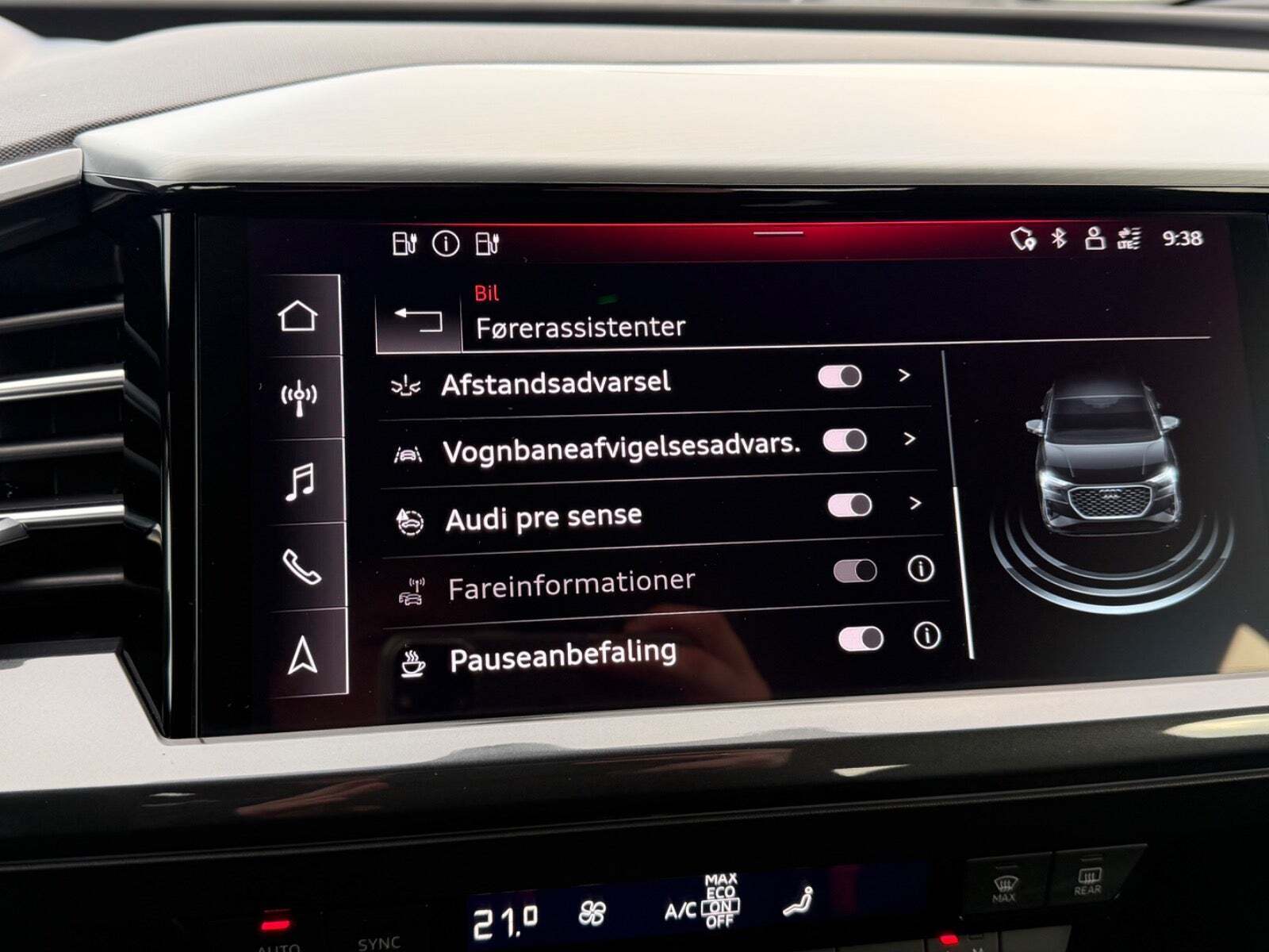 Grå Audi Q4 e-tron fra 2023