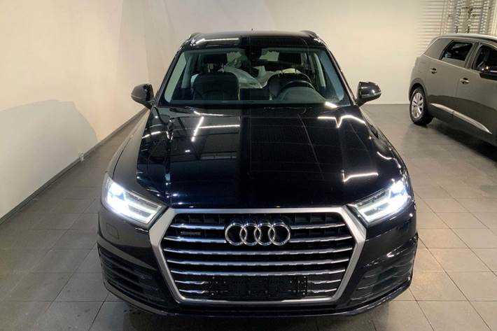 Sort Audi Q7 fra 2017