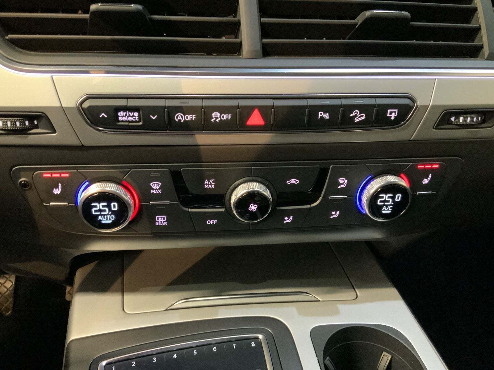 Sort Audi Q7 fra 2017