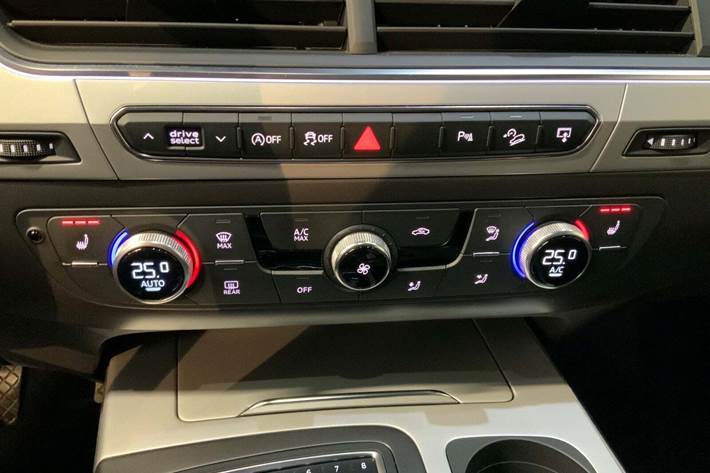 Sort Audi Q7 fra 2017