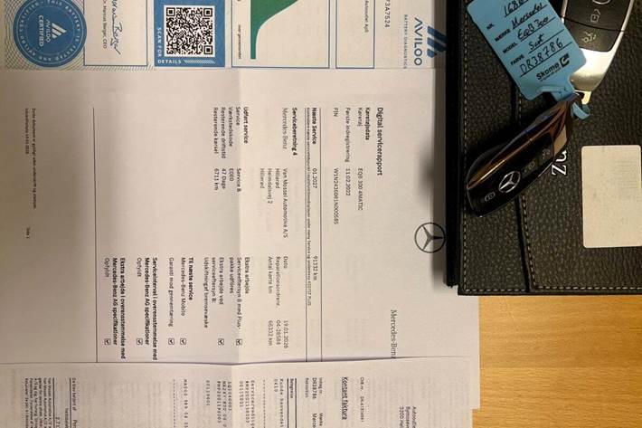 Sort Mercedes EQB300 fra 2022