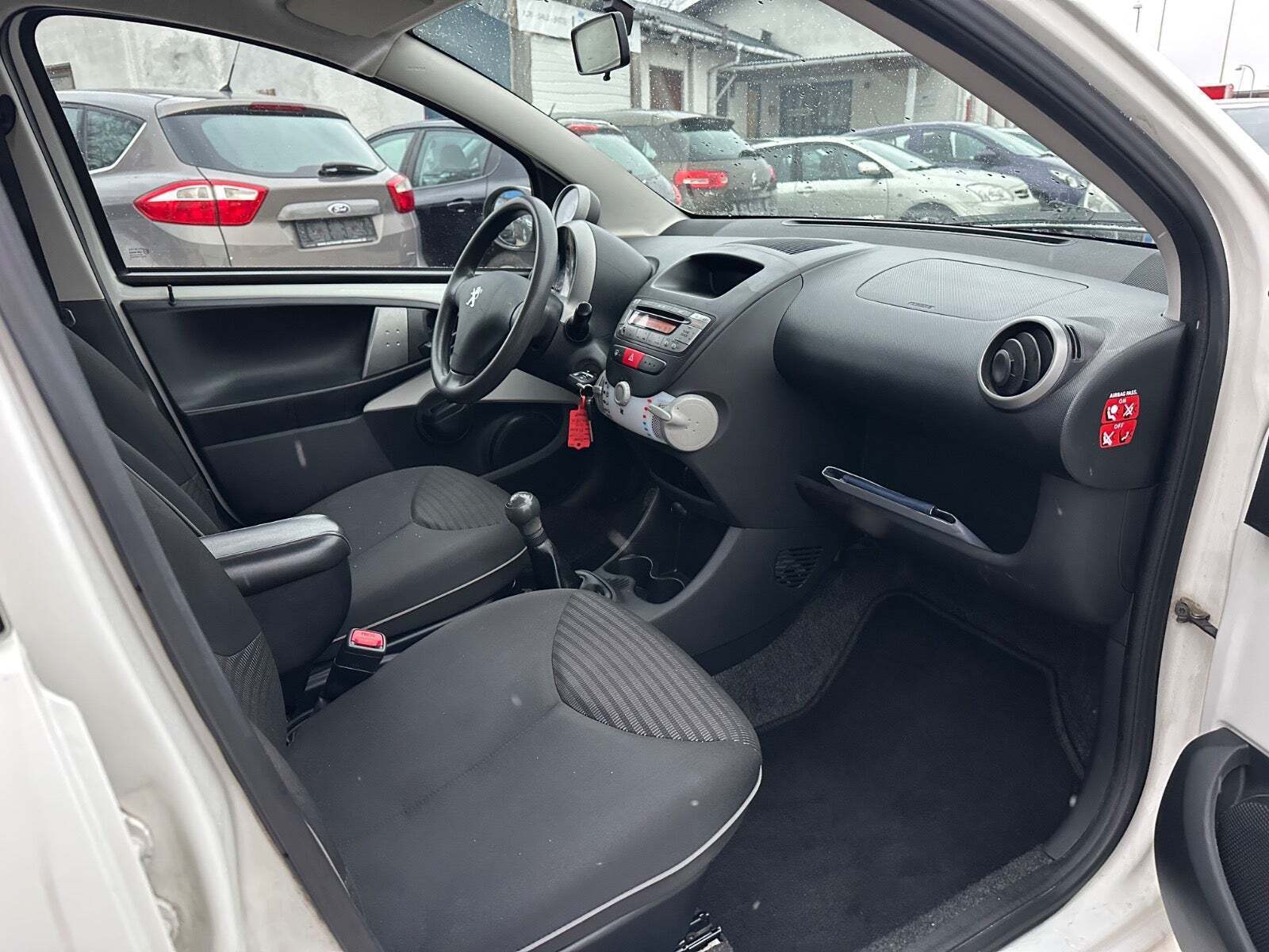 Hvid Peugeot 107 fra 2014
