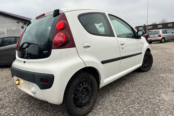 Hvid Peugeot 107 fra 2014