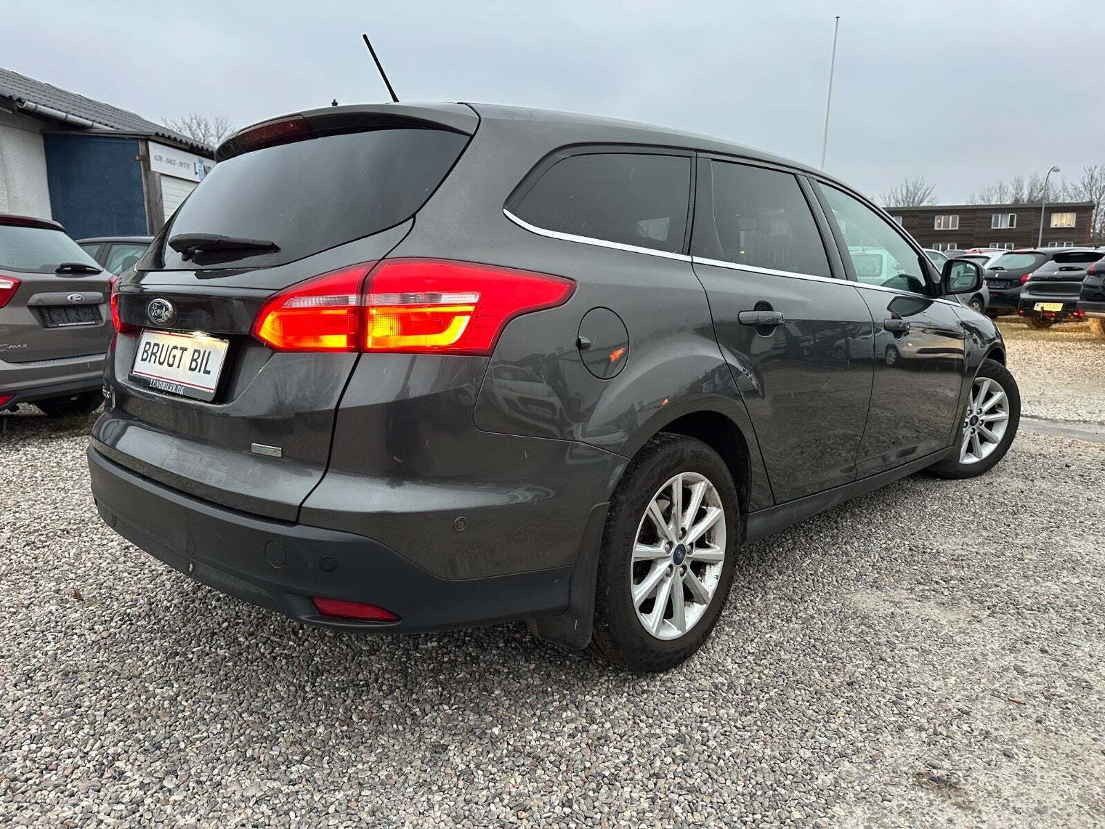 Grå Ford Focus fra 2017