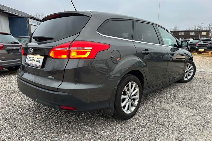Grå Ford Focus fra 2017