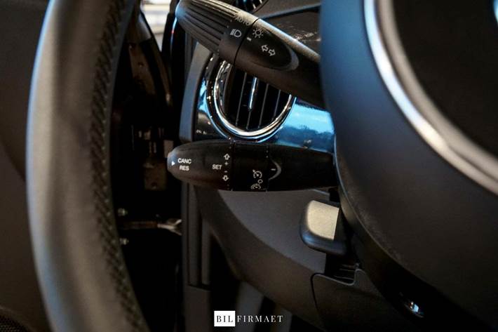 Sort Fiat 500C fra 2024