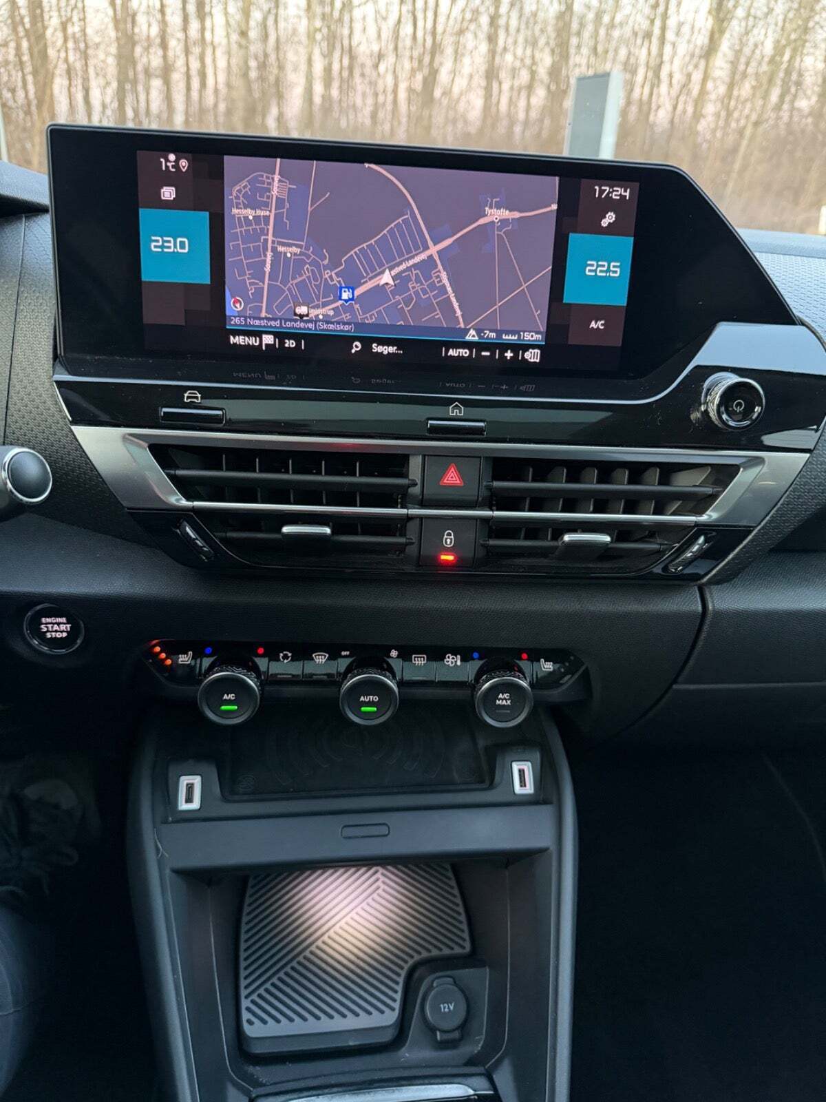 Rød Citroën C4 fra 2021