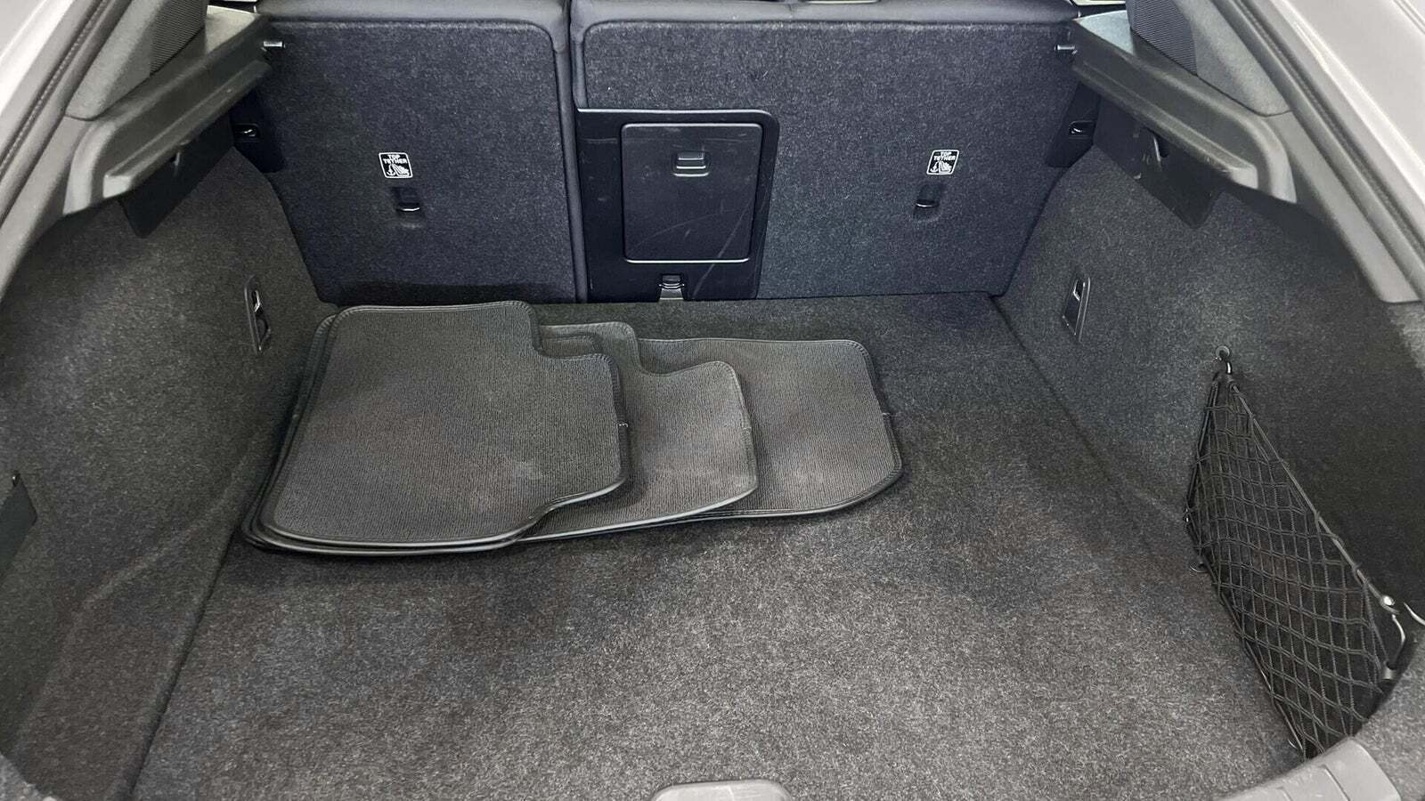 Beige Polestar 2 fra 2023