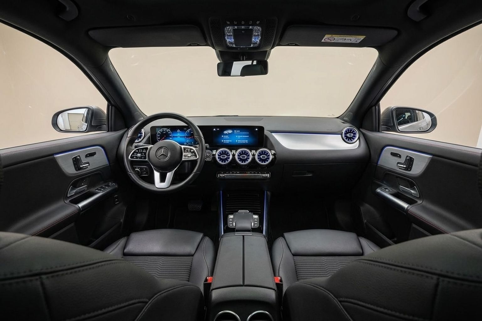 Sølv Mercedes EQA 250 fra 2021