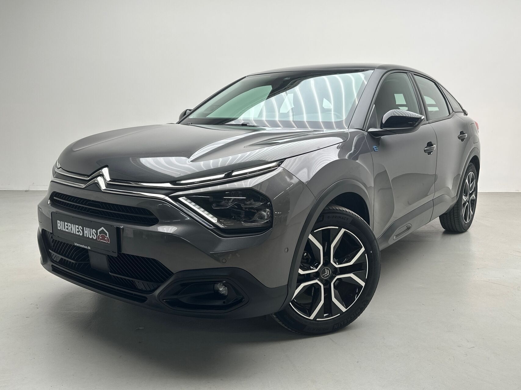 Grå Citroën ë-C4 fra 2022