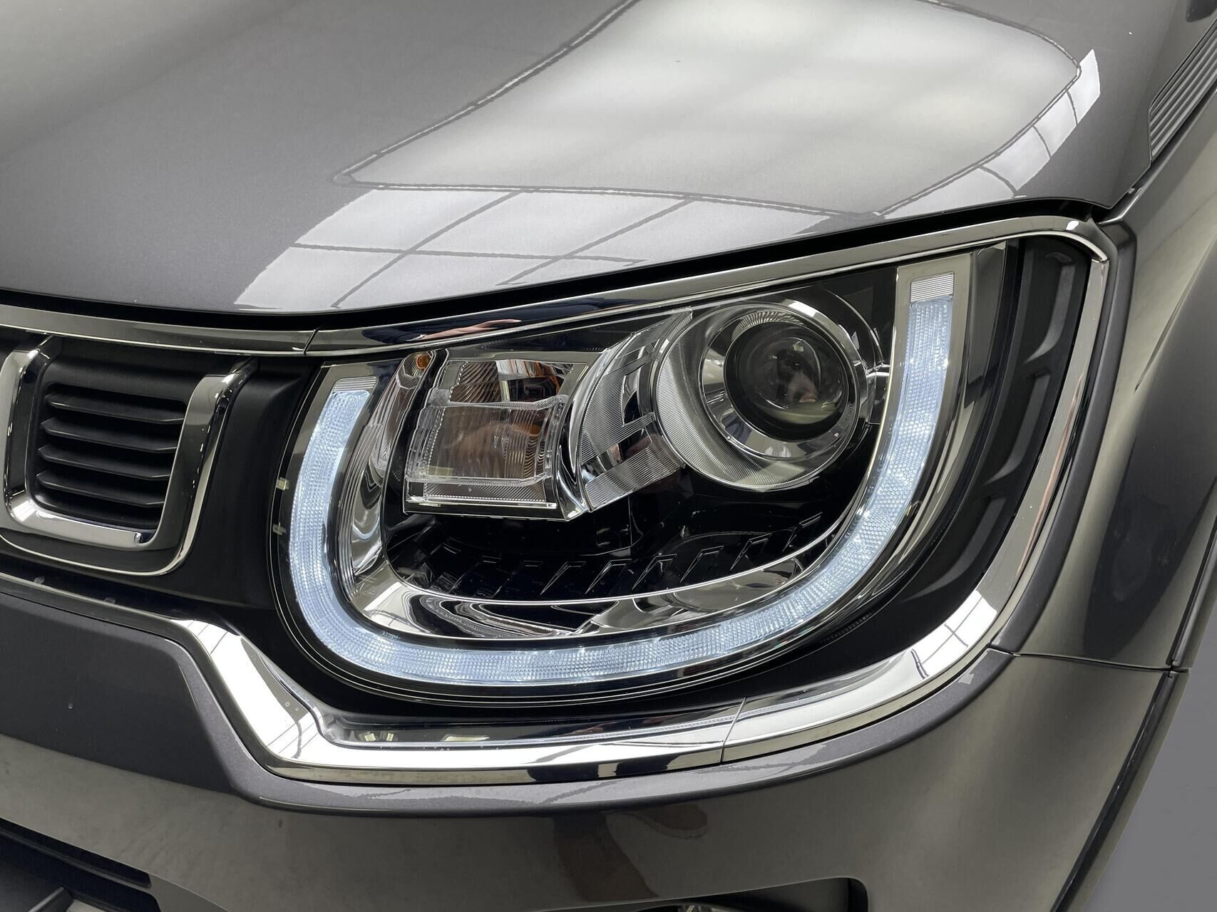 Grå Suzuki Ignis fra 2021