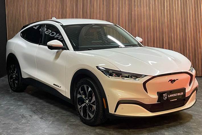 Hvid Ford Mustang Mach-E fra 2022
