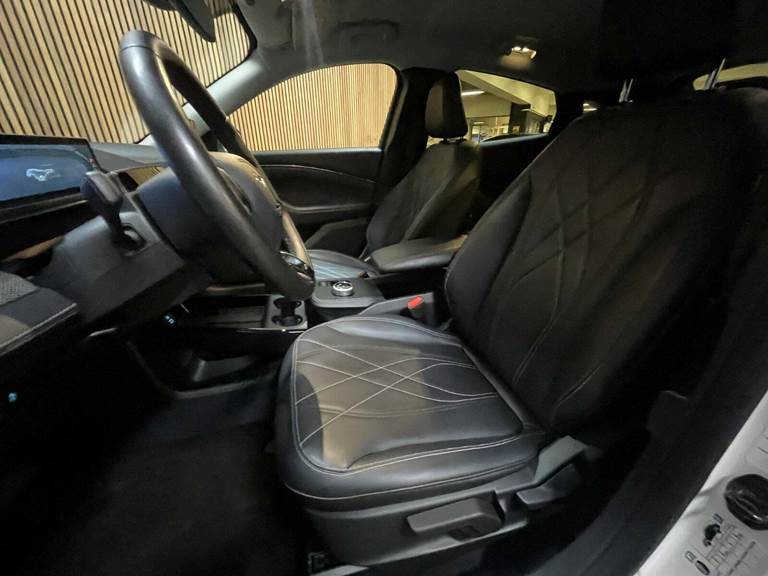 Ford Mustang Mach-E 88 Extended Range